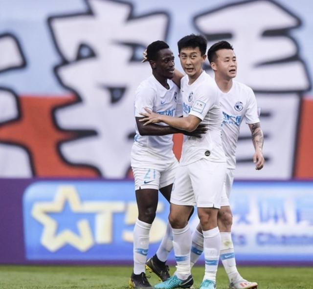 博阿滕戴帽一方杀进4强!贝尼特斯要争足协杯冠军! 立即博v1bet99