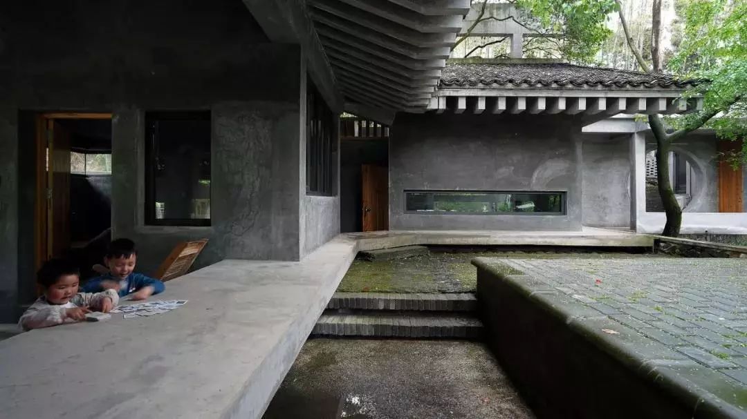 山高水低