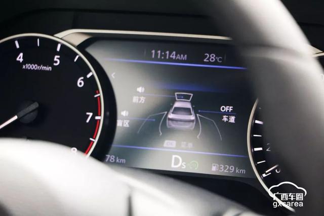 原创试车:变酷了的新轩逸,何止买沙发送车这么