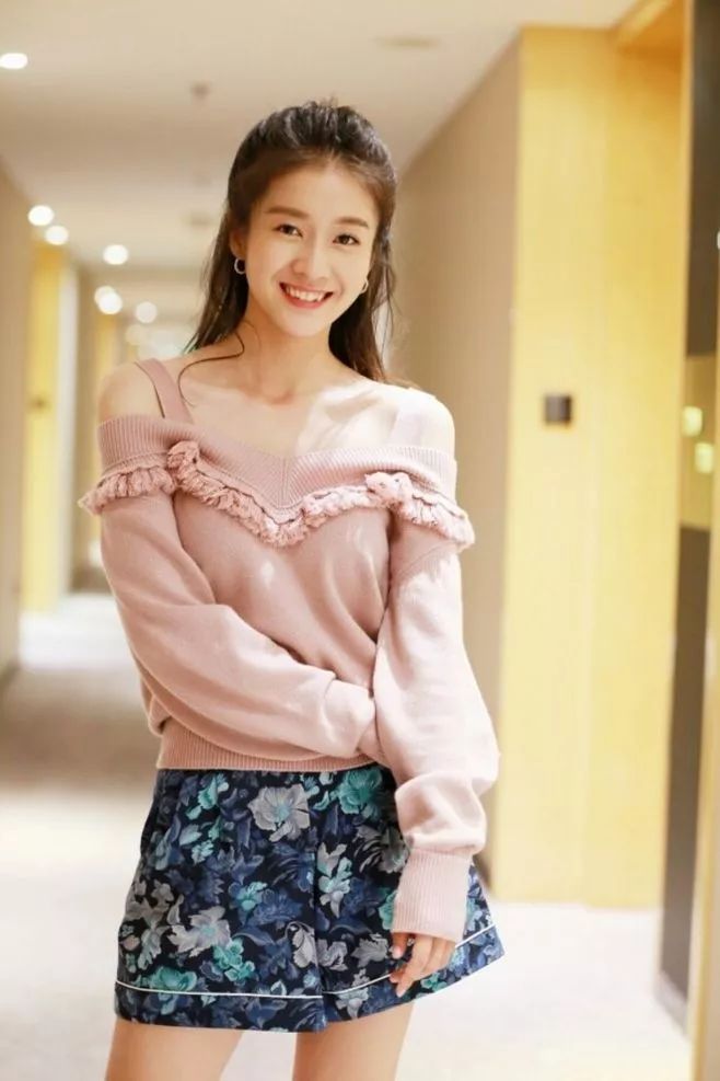 小花口碑下滑;黄子韬新综艺;古装剧新规;卜凡何去何从;张雪迎章子怡