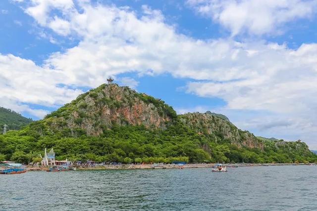 洱海与抚仙湖哪个好玩 481baa8f547a41bc91de32910399c995.jpeg