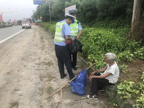 江门交警上班时间买板蕉网上热传 网友竟纷纷点赞 新利18app官网