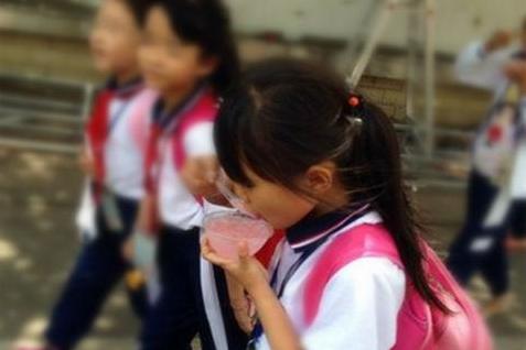                     营养师：给娃喂饭很麻烦？别乱喂！这3种食物“坑”苦了娃