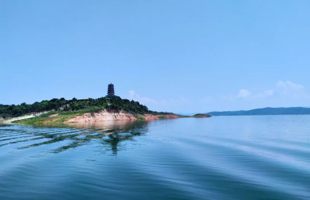 异色,感悟天地道法赏玉蟒朝宗,金龟护法,听湖上松涛,古均州八景乘观光