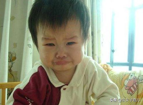                     宝宝经常吐唾沫，不仅仅是自娱自乐，还可能是宝宝生病的信号