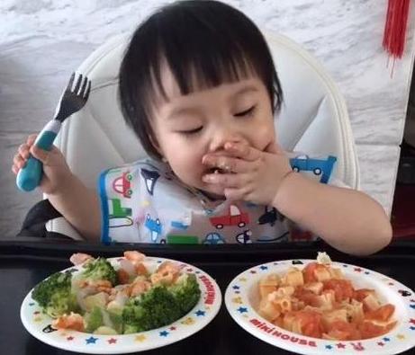                     营养师：给娃喂饭很麻烦？别乱喂！这3种食物“坑”苦了娃