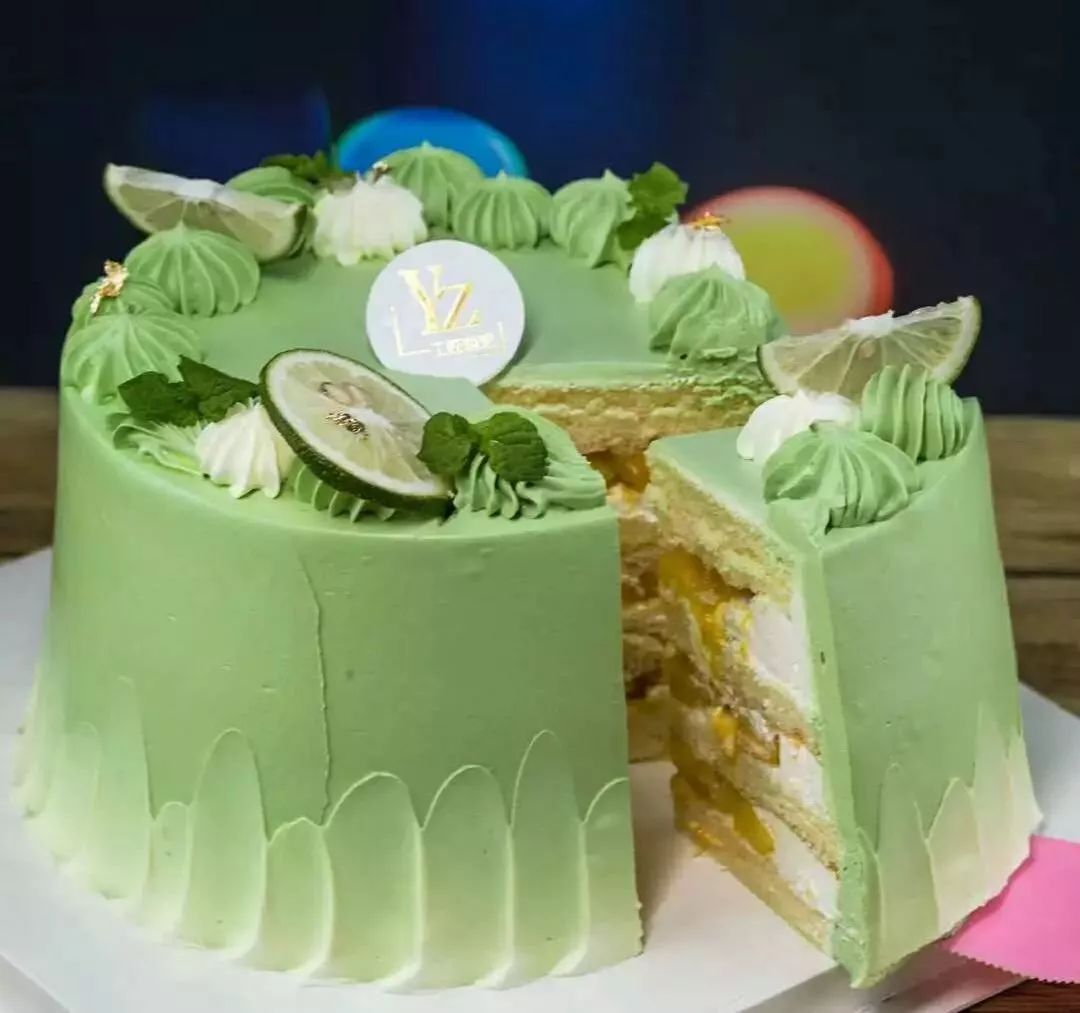 品质看得到也吃得到 采用绿色原料,讲究手工 精制烘焙 蛋糕款式多样!