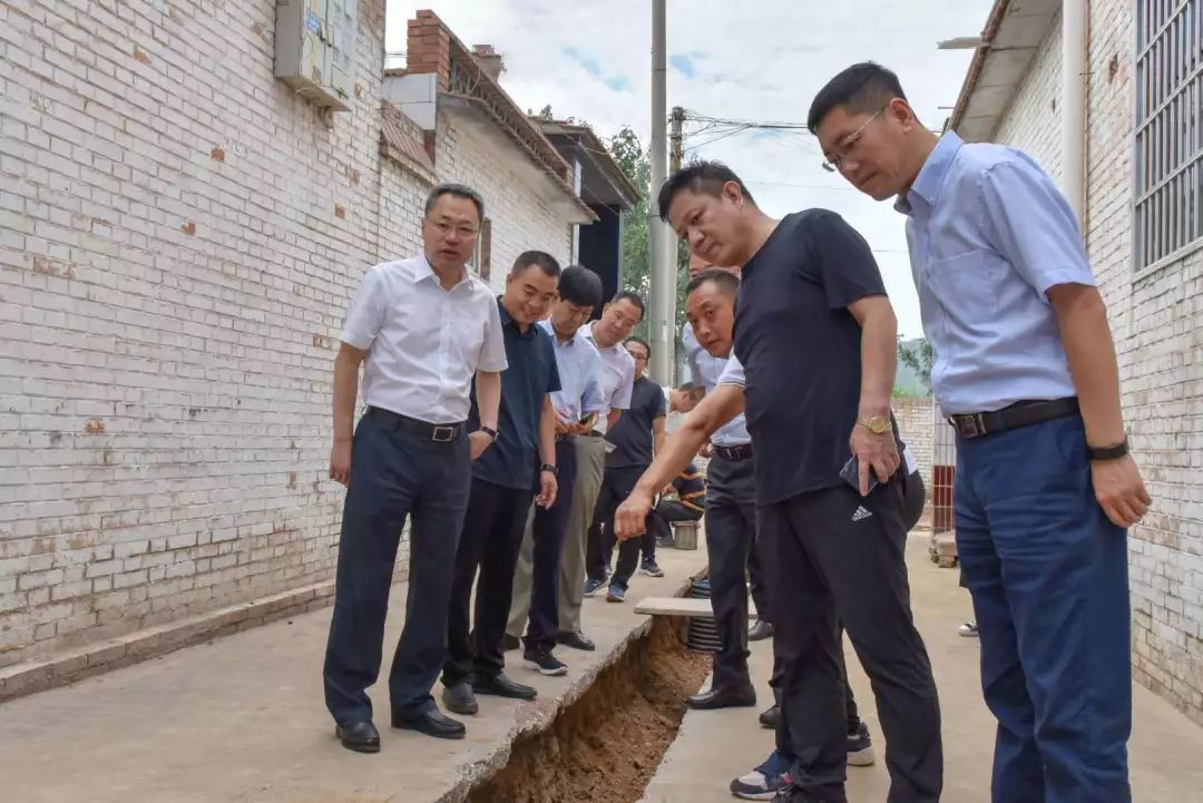 市委常委,市委办公室主任王志红,副市长许宏建一同调研.