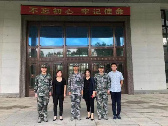 哈市五院“八一”前夕慰问人民子弟兵 大发888在线娱乐