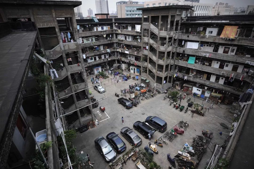 没见过香港的"棺材房,就别说自己过得不幸福