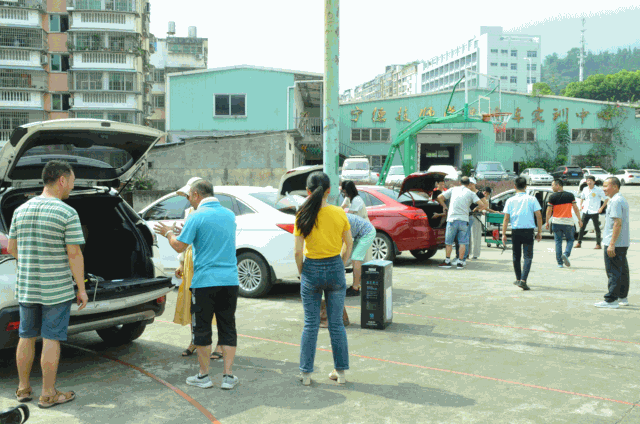 让我们一起走进 宁德技师学院 「 汽车系体验日」 ——趣味拆装轮胎