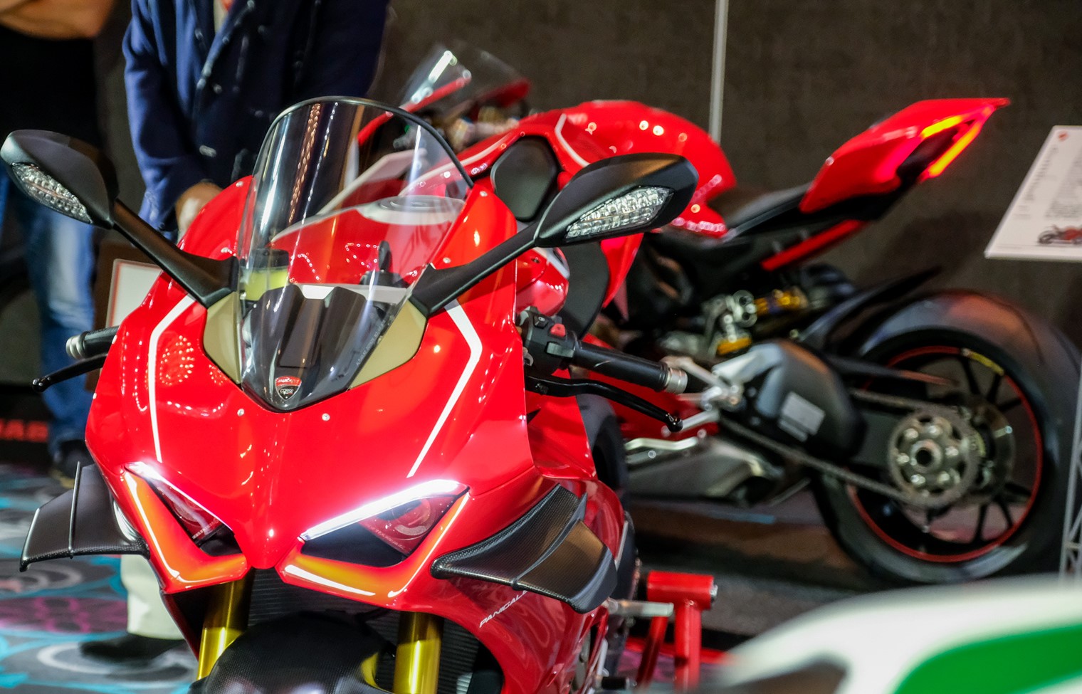 杜卡迪panigale v4 r 量产赛车台湾交车会