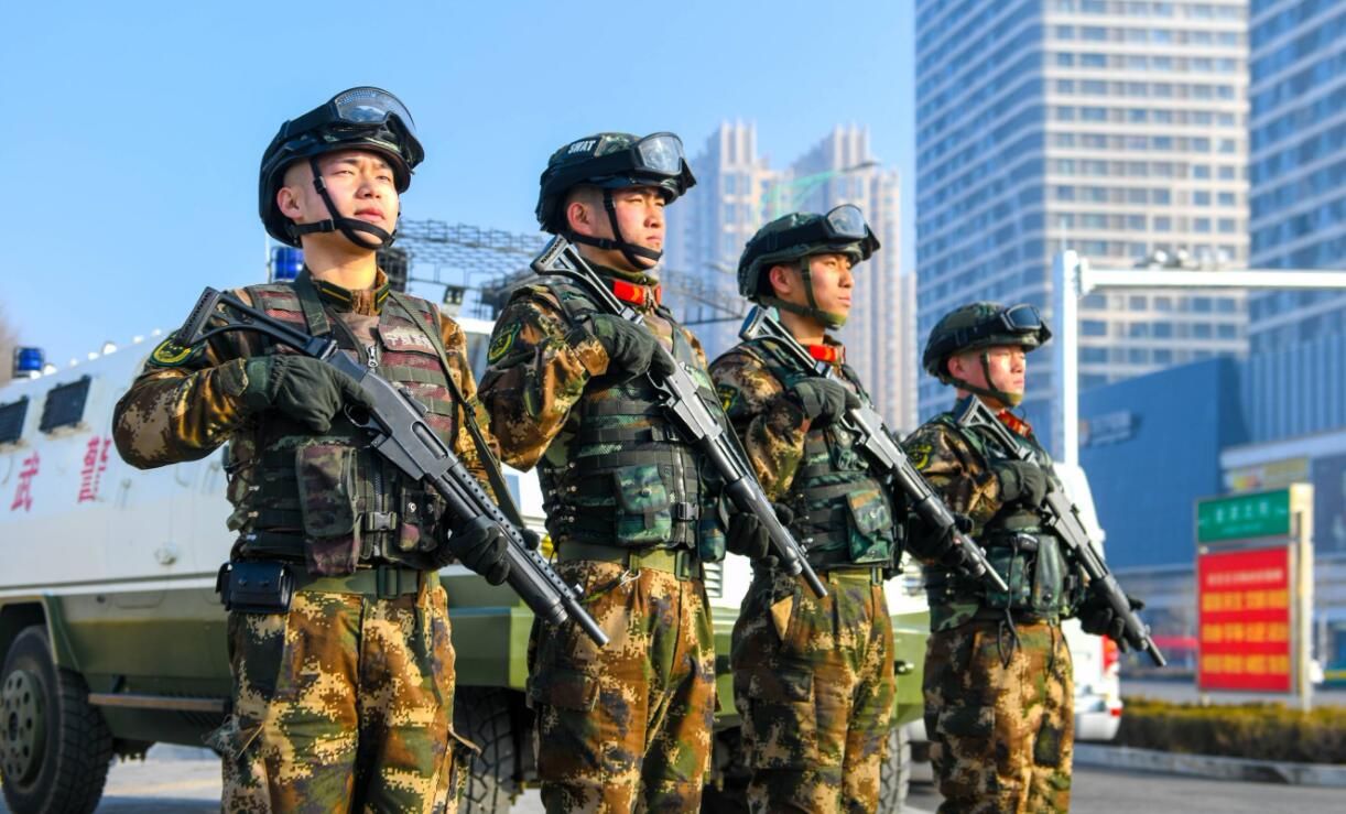 香港的警察队伍,机动部队中,到底装备了