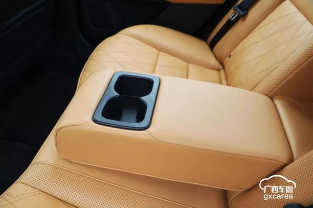 原创试车:变酷了的新轩逸,何止买沙发送车这么