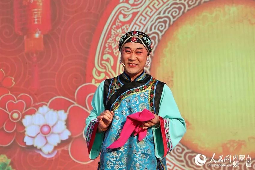 王占新表演二人台呱嘴《王婆骂假》