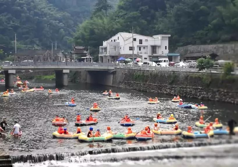 地址:绍兴市嵊州市石璜镇 图:@绍兴文旅资讯 陈溪漂流座落于上虞市