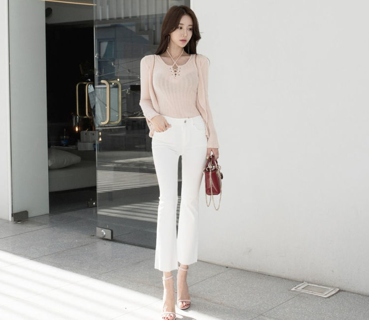 时尚包臀女白裤 1e0b305448844698bcddfc728bef2770.jpeg