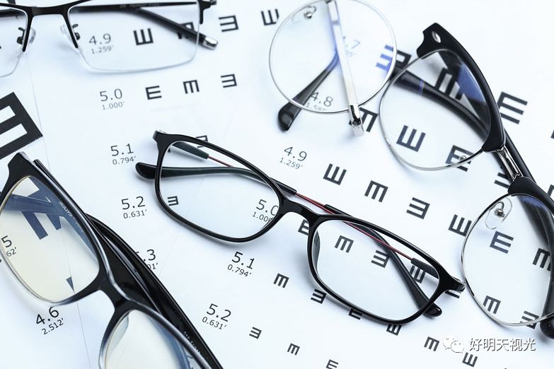 一般多久换眼镜 2b8eea09b2af48348ed5c21ea07a5b0b.jpeg