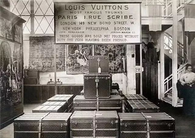 LOUIS VUITTONS