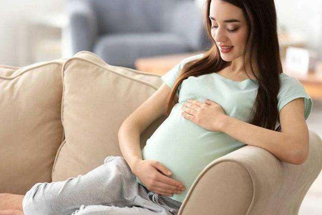                     孕妇缺钙有哪些表现？这些食物竟是钙质杀手！安全补钙这么做！