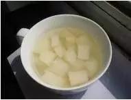                     不管哪种咳嗽、流鼻涕？这样煮碗水，下肚立止咳！排痰飞快
