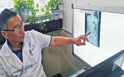                     吓人，河南6岁小男孩腹痛不已，没想到竟是因为...