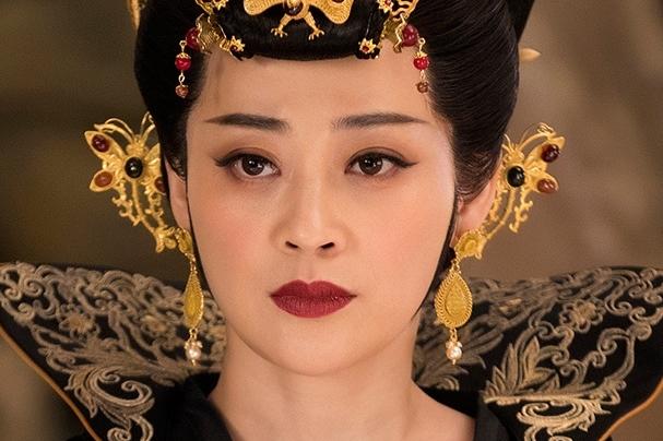 演员梅婷壁纸:一直演都市剧,其实古装也不错哦