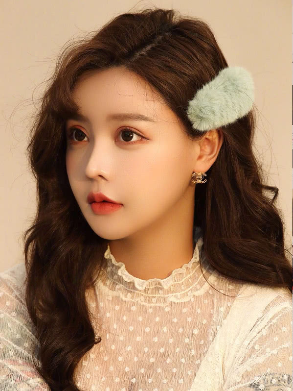 韩安冉晒女儿视频,粉丝全都慌了:赶紧去看医生