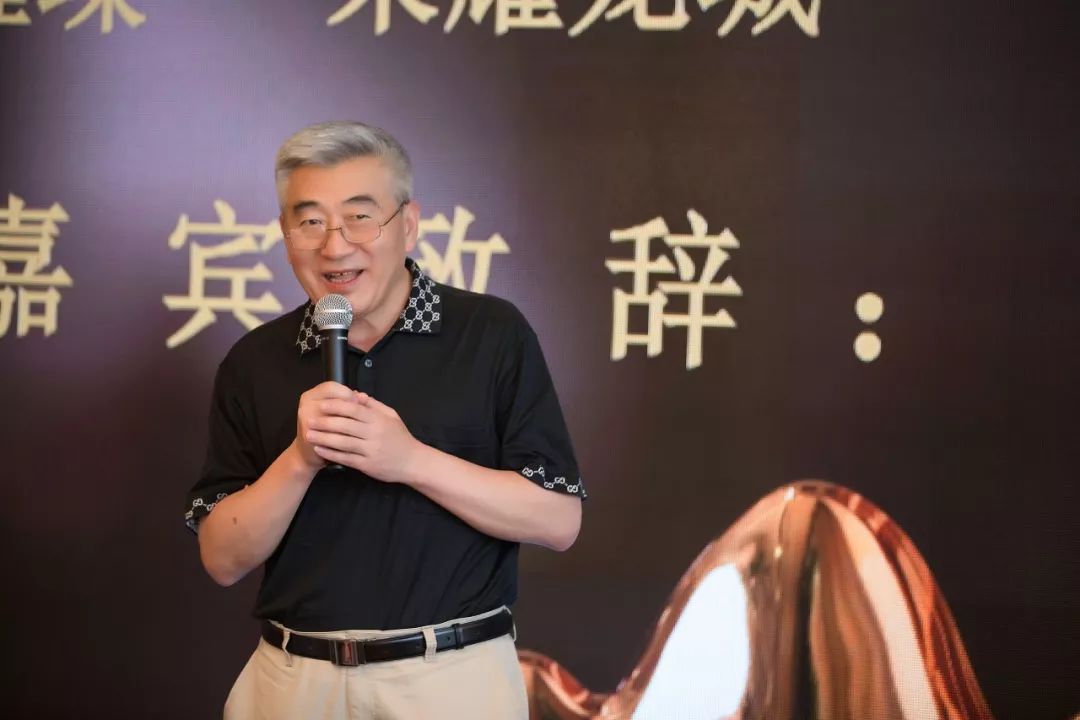 【高端品鉴】| 笑声如染的龙城里,有最美的你…