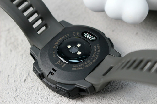 ����Instinct �����˶��ֱ�����һ���������Ƕ��������������