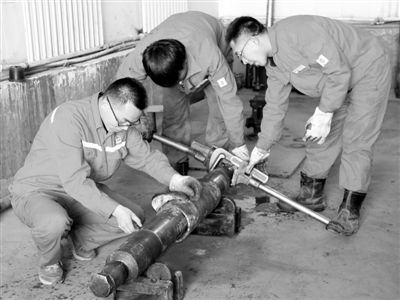 二次变径刮管器?攻克油田“鼹鼠洞”难题 皇家娱乐官方