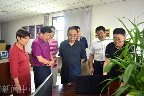 实地调研召开座谈会7月25日,县人大常委会副主任杜广宇带领县人大法制