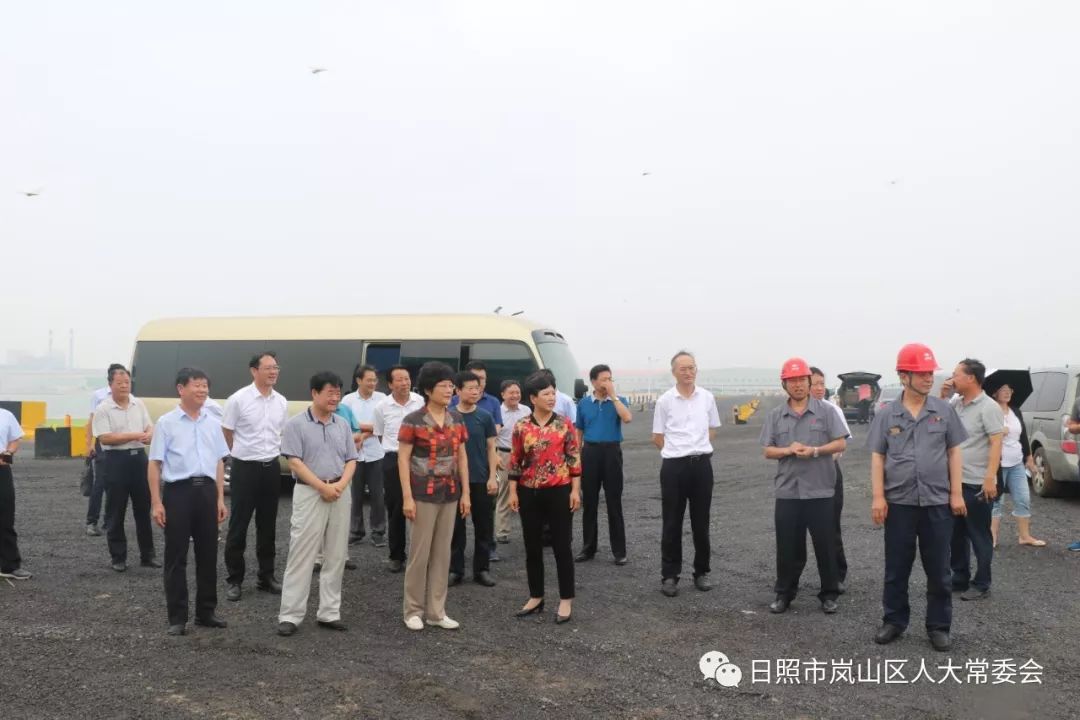 7月25日,市人大常委会副主任郑玉霞带领执法检查组到我区就《中华