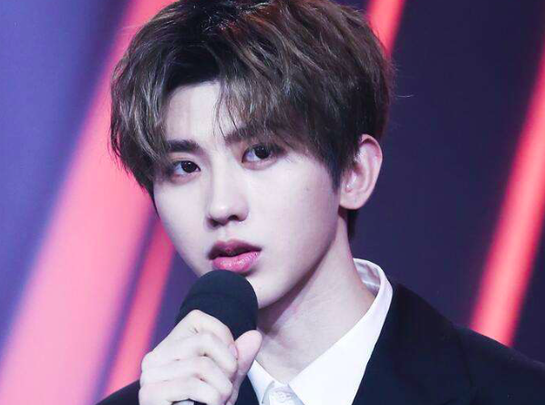 蔡徐坤新专辑遭吐槽,吐字不清不知其所云,粉丝