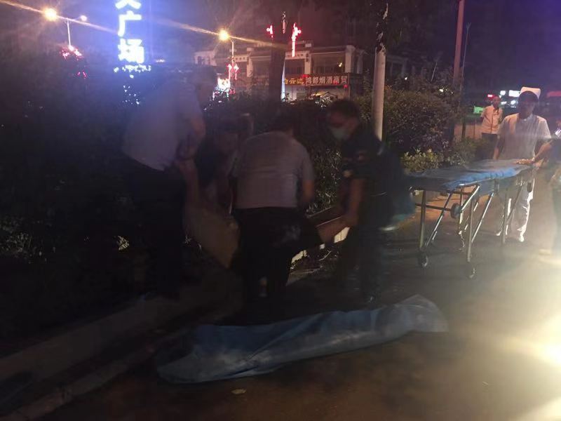 一男子凌晨酣睡花带叫不醒 洛阳民警紧急出警 原来是…… 博狗BODOG娱乐场网站