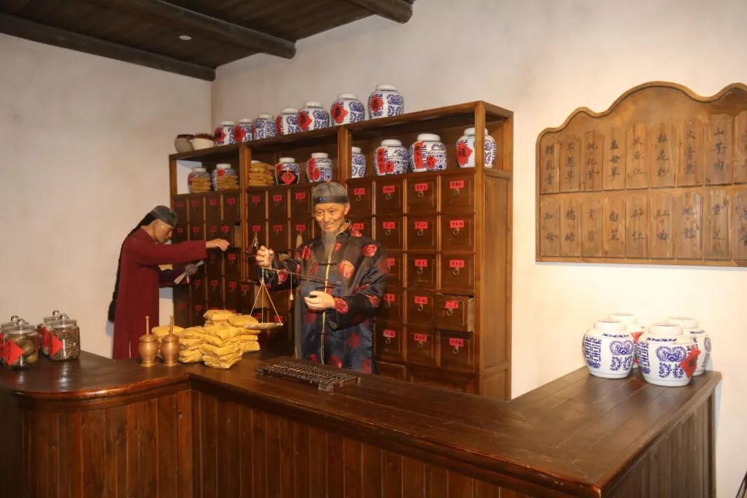 还原的明清药铺.
