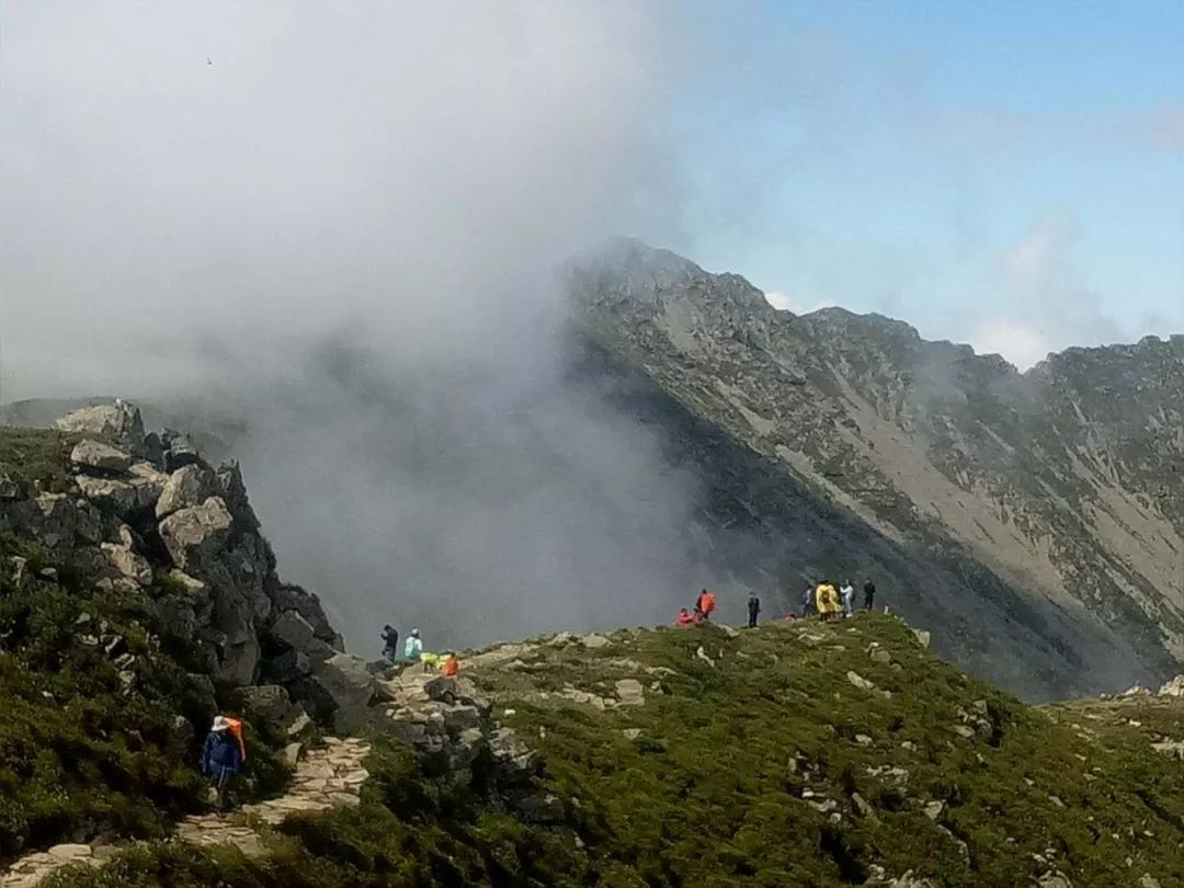 不过没关系,去不了西藏,还好有太白山 这里的拔仙台海拔3771