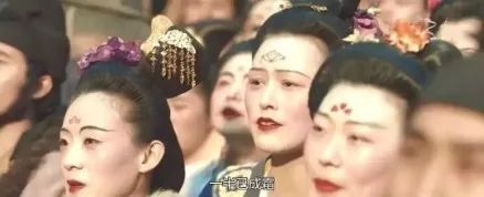 仿妆「花木兰」被吐槽像佟掌柜，古人的审美真有这么差劲吗？