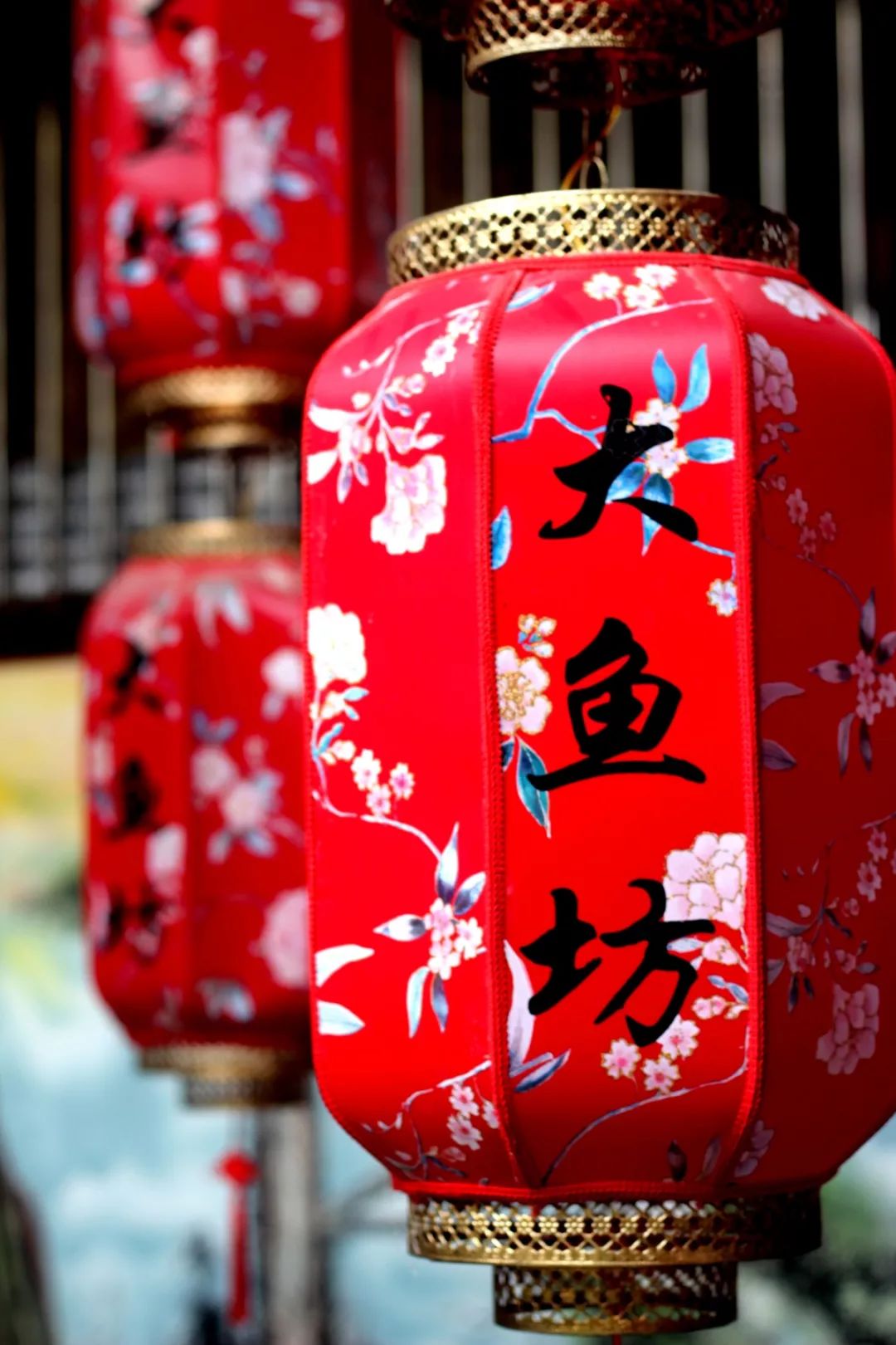 边吃边看二人转,一不留神锅里就被清空了,这家