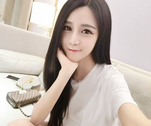 二次元软妹竟然是大妈?萝莉音主播真面目曝光!小团团无辜躺枪