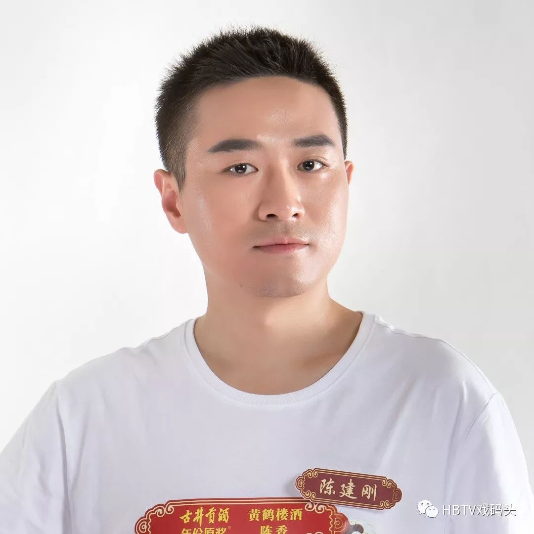 朴实的陈建刚,俏皮的朱宏燕,他们因爱戏曲而成长,他们