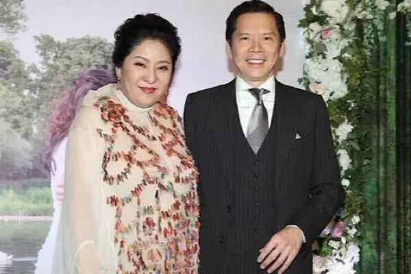 向华强家中很大气,有谁注意到这几个雕像?网友