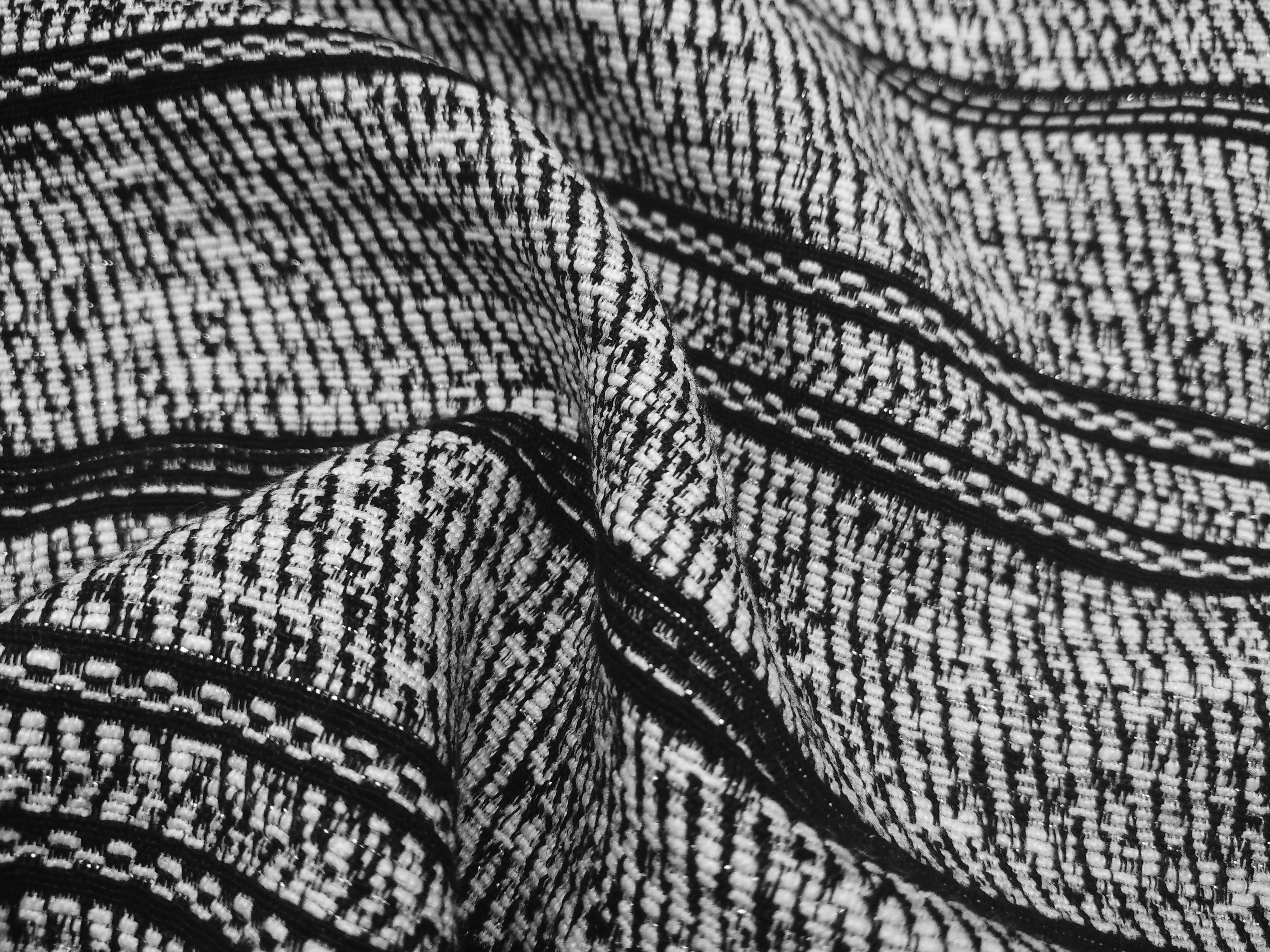 豹纹面料,波点面料,立体面料等 图片来源:三千纺织官网 肌理是指面料