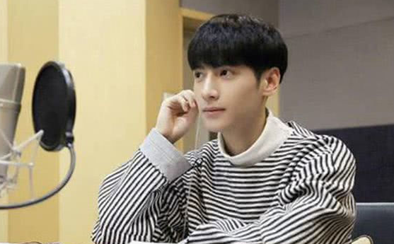 《香蜜》幕后配音照,杨紫姿势超随意,罗云熙紧