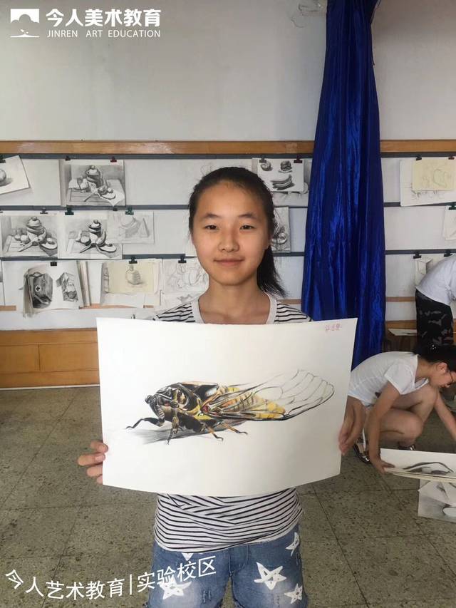 滑动查看下一张素描作品>挑战人生是我无悔的选择,决胜中考是我