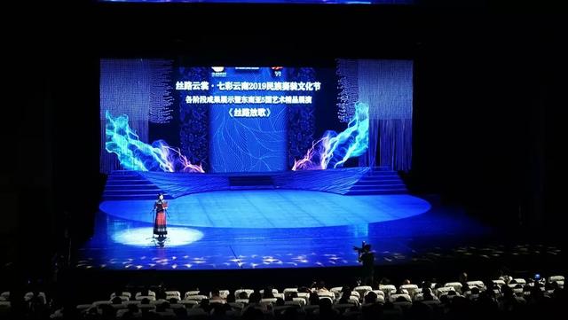 最美不是下雨天,而是这些雨中坚守的身影