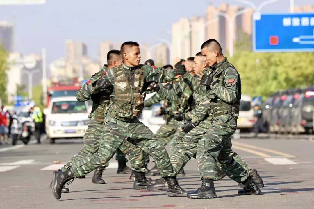 衡阳"警匪大片"昨日上演,快警,特警,消防,武警联合出动