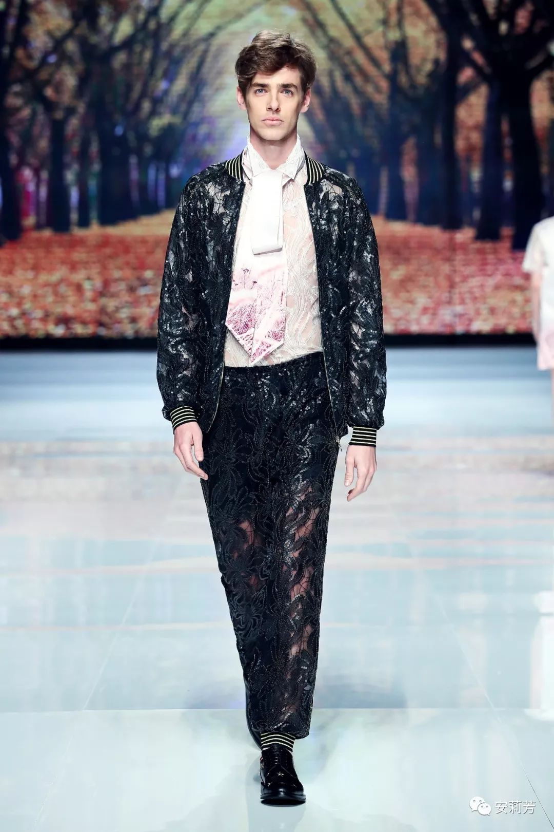 30分钟内经历24个节气,安莉芳这场大秀到底有多少宝藏