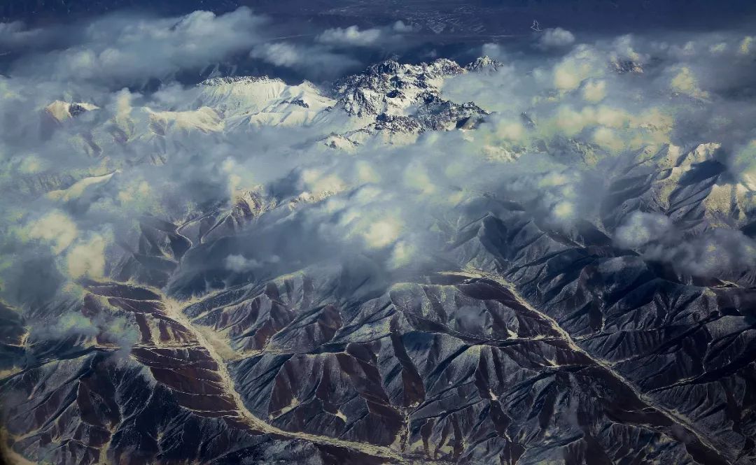 鲍鹏山:庄子用物质贫穷换来精神自由