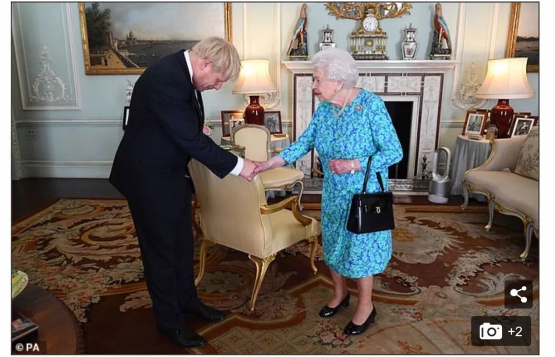 英女王：不知道为什么还有人想当首相